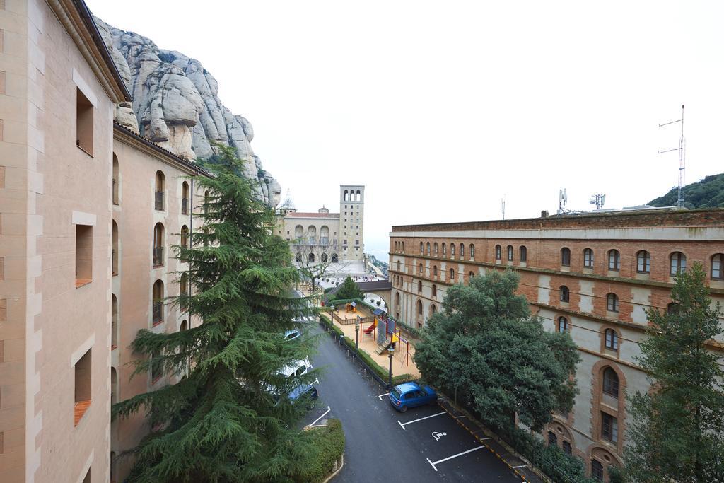 Apartamentos Montserrat Abat Marcet Exterior foto