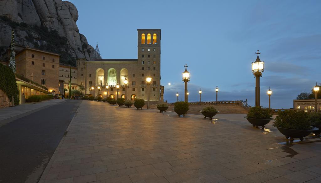 Apartamentos Montserrat Abat Marcet Exterior foto