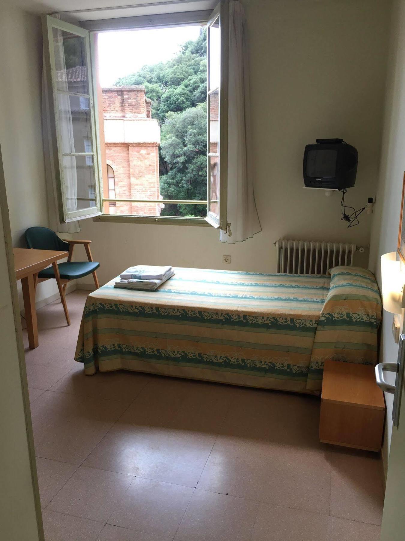 Apartamentos Montserrat Abat Marcet Exterior foto